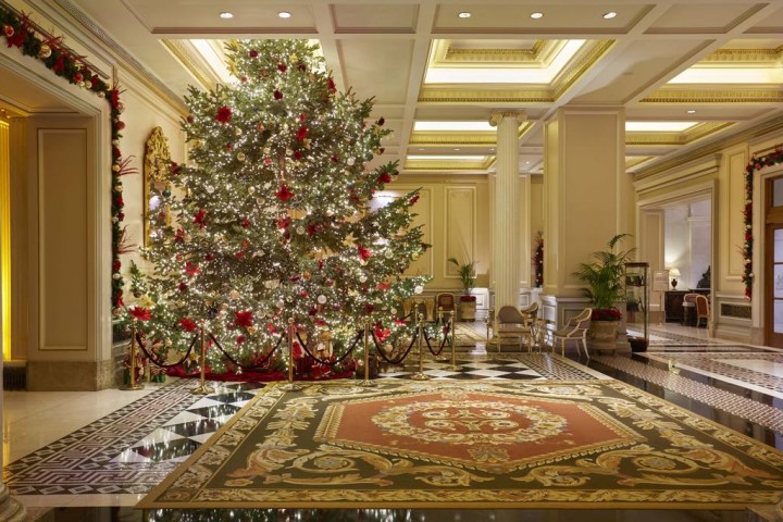 grande bretagne christmas tree lights 2023
