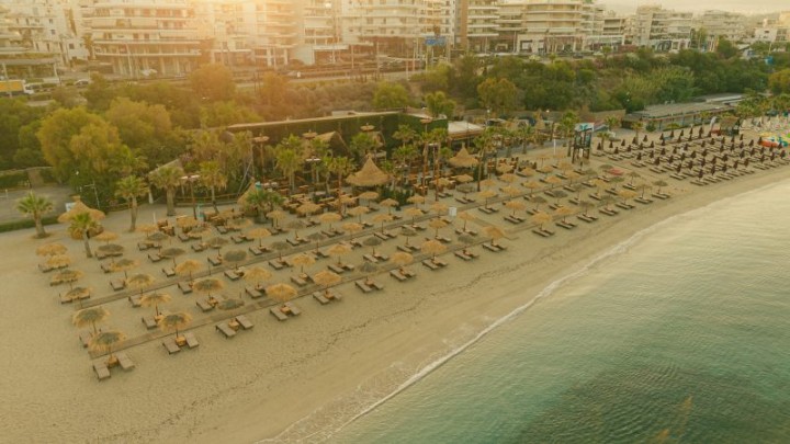 Coastal Paradise Awaits: Bolivar Beach Club in Athens