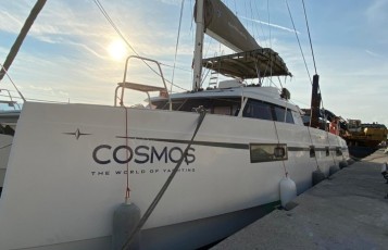 Cosmos Yachting 36 xronia protagonistis