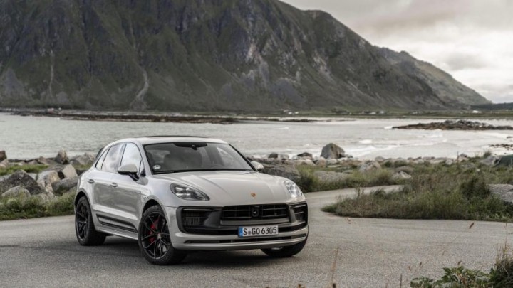 The models with the highest demand in 2021 were again the brands SUVs led by the Macan