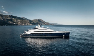 Benetti Zazou: The 65-meter Custom Yacht with the impressive Sun Decks