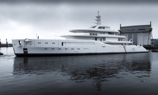 The first Amels 80 arrives for outfitting