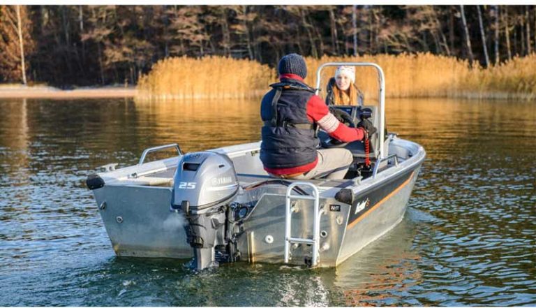 Η ανάλαφρη Yamaha F25