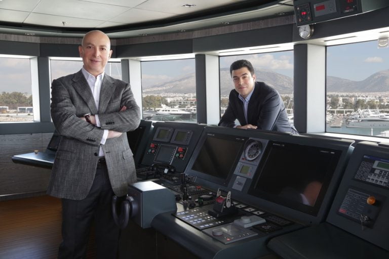 [Οικογενειακή υπόθεση ] Μιχάλης & Θανάσης Σκουλικίδης