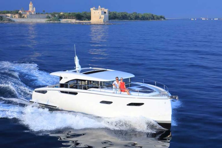 Jetten Beach 45 wins prestigious European Powerboat of the Year award!