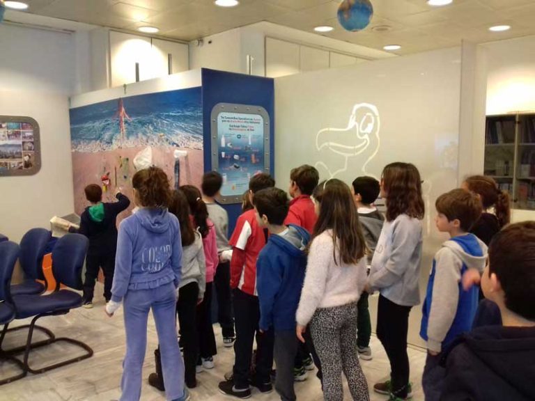 Καθημερινές οι επισκέψεις στις Εκθέσεις της HELMEPA