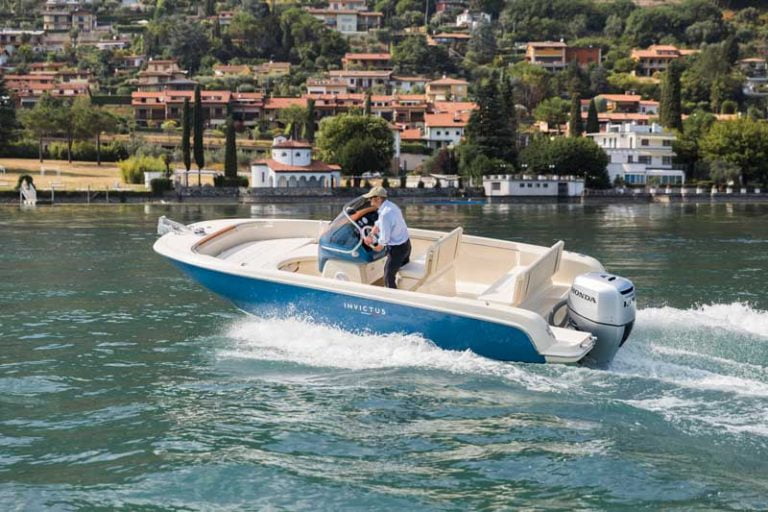 Invictus Yacht 200FX