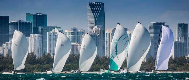 The 52 SUPER SERIES