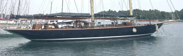 Huisfit for legendary Herreshoff Vagrant
