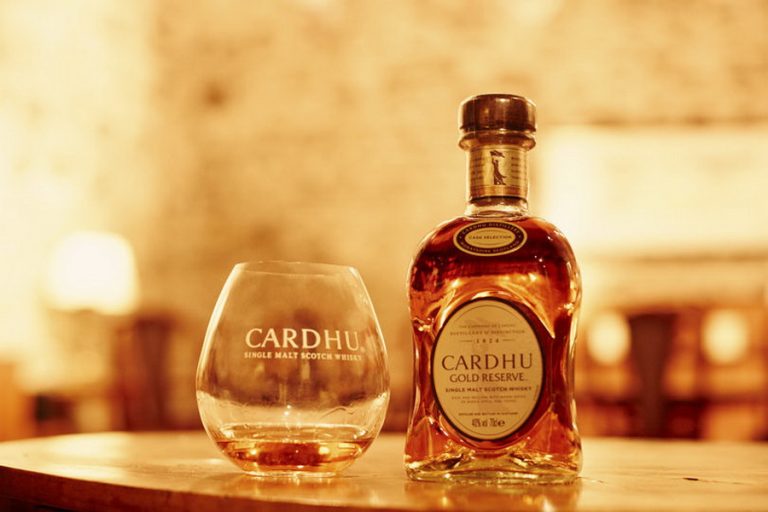 To CARDHU συνοδοιπόρος στην θεατρική εμπειρία