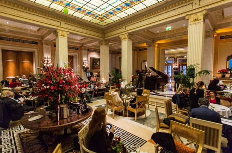 H Φωταγώγηση Χριστουγεννιάτικου δέντρου στο Μεγάλη Βρεταννία