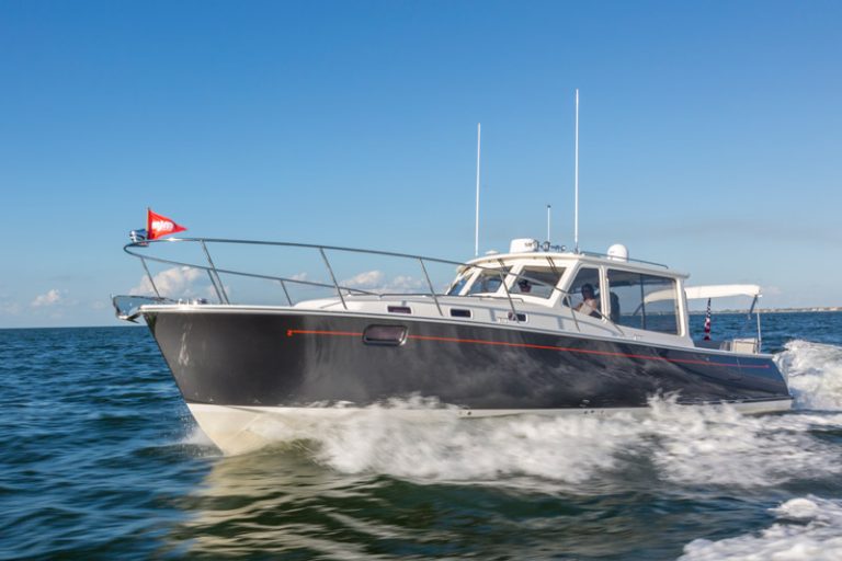 Zurn Yacht Design outboard powered MJM 43Z