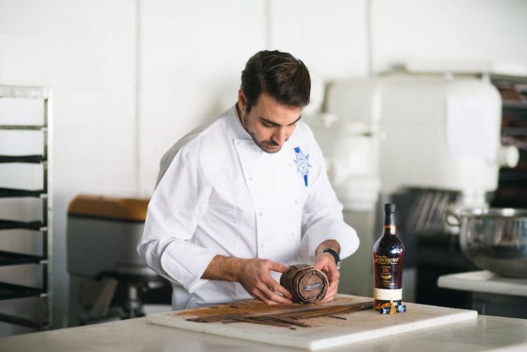 To Zacapa Solera 23 συνάντησε τον chef patissier Φίλιππο Παπασπύρου