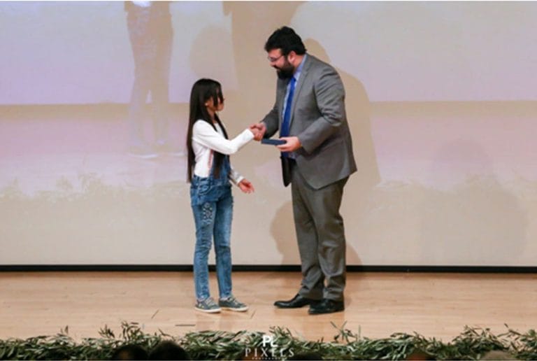 Τρία προσφυγόπουλα στην «Βραδιά των Πρώτων» της Ελληνικής Ιστιοπλοΐας