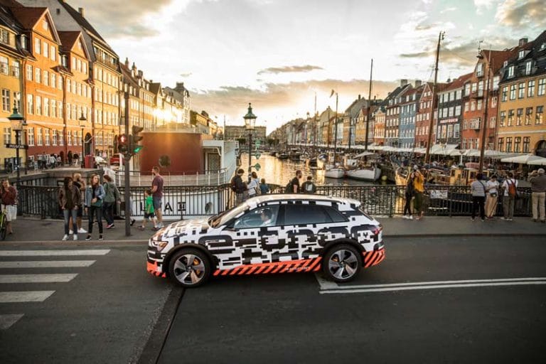 Το διαστημικό εσωτερικό του Audi e-tron