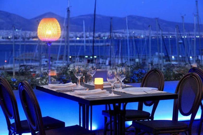 Eμπνευσμένες γεύσεις και πανοραμική θέα στο Bites & Wine Summer