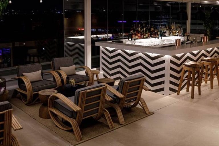 Το e&o Athens στον όγδοο όροφο του Athens Marriott Hotel