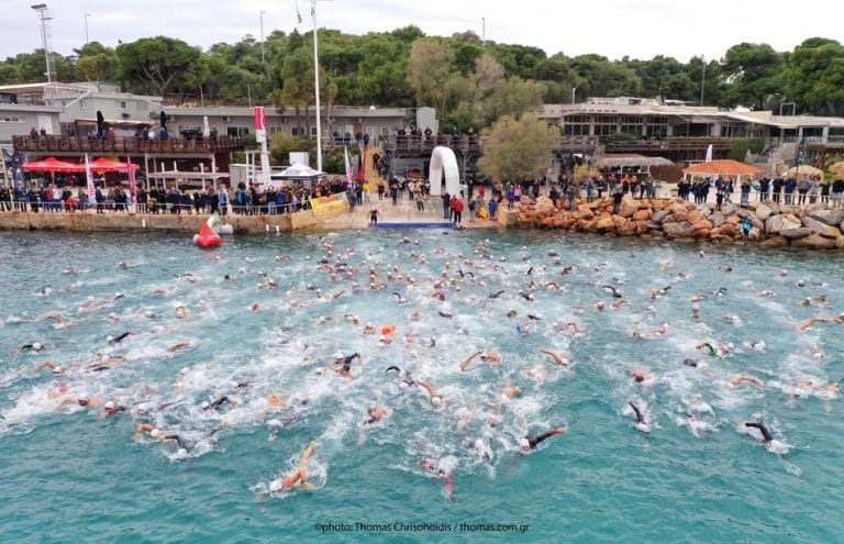 300 κολυμβητές τίμησαν τον χειμερινό Διάπλου του Ν.Ο.Β.