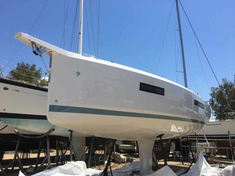 Eumaria epoxy primer HB for antiosmosis protection at S/Y ONDECK.