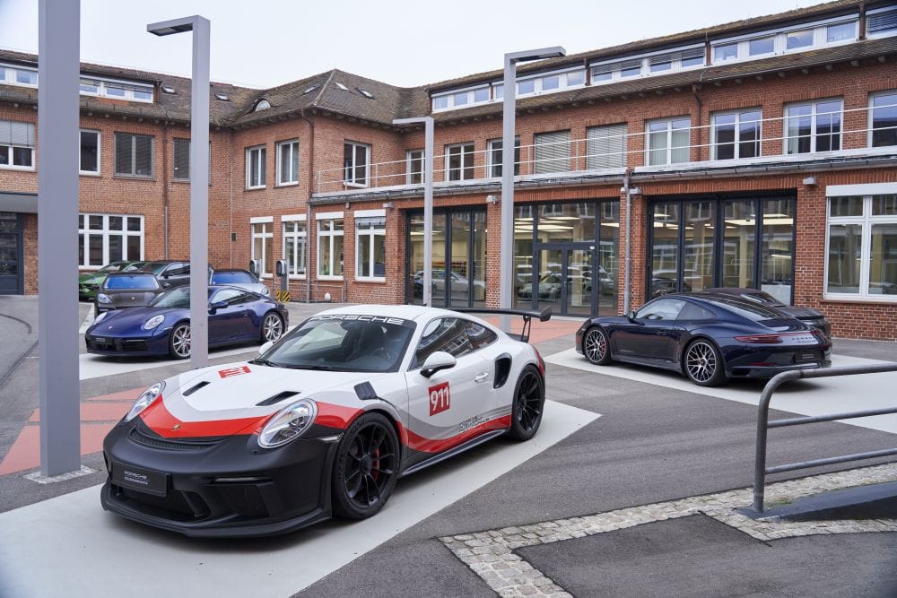 Porsche Exclusive Manufaktur outside a1000x667