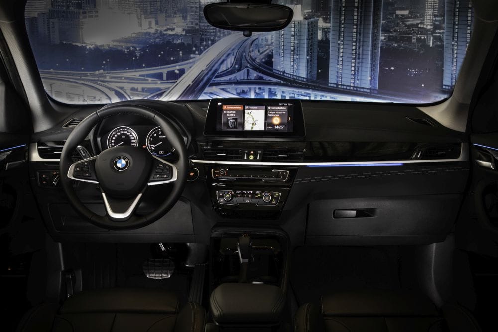 BMW X1 xDrive25e interior a1000x668