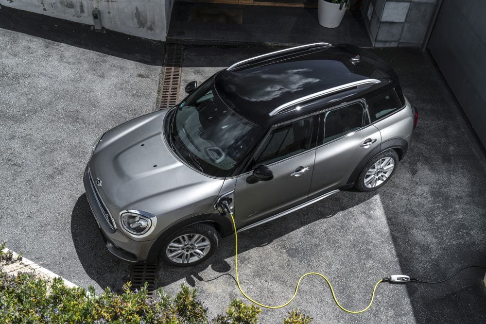 MINI Countryman Plug in Hybrid d1000x667