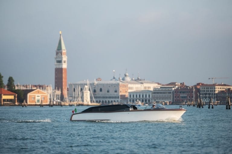 An innovative Venetian Water Taxi
