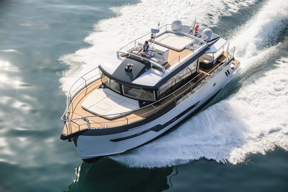 Lion Yachts Evolution 6 Etesian Marine