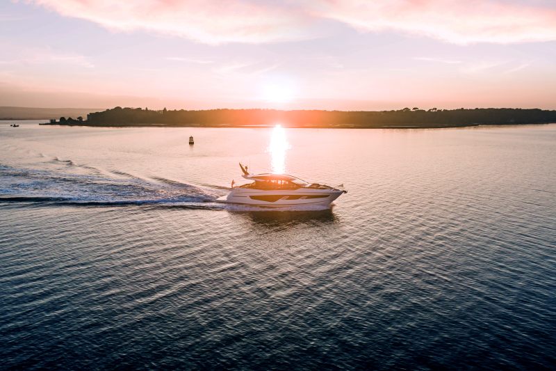 Predator 65 Sunseeker International 3