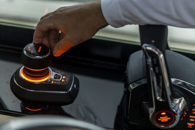 VETUS The VETUS Mercury Marine solution for boats with twin or more Verado outboards 530 Scout Carolina Quad V12 600hp