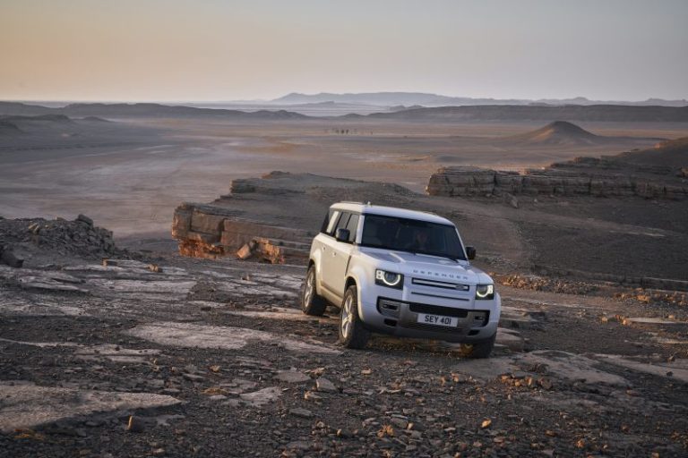 Παρουσίαση του νέου Land Rover Defender 130 Παρουσίαση του νέου Land Rover Defender 130