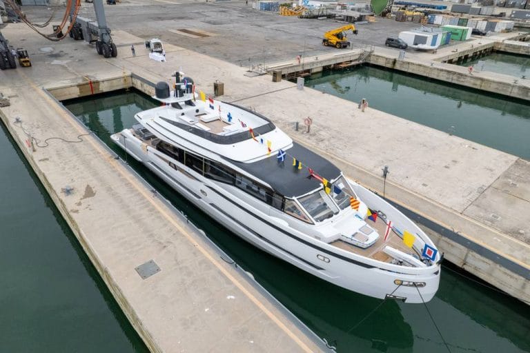 EXTRA X99 FAST: Launch and first sea trial