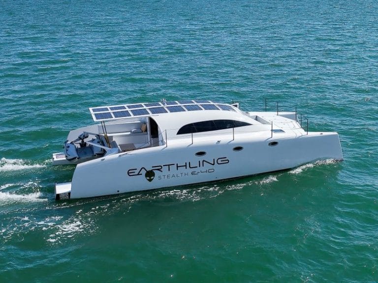 Molabo: Firtst Catamaran Equipped With The Aries Inboard Twin System