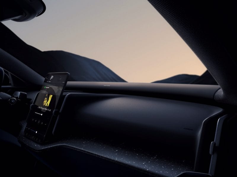 312913 EX30 design UX teaser 1
