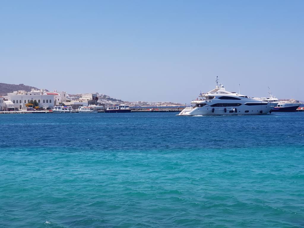 Motor yacht Mykonos 2