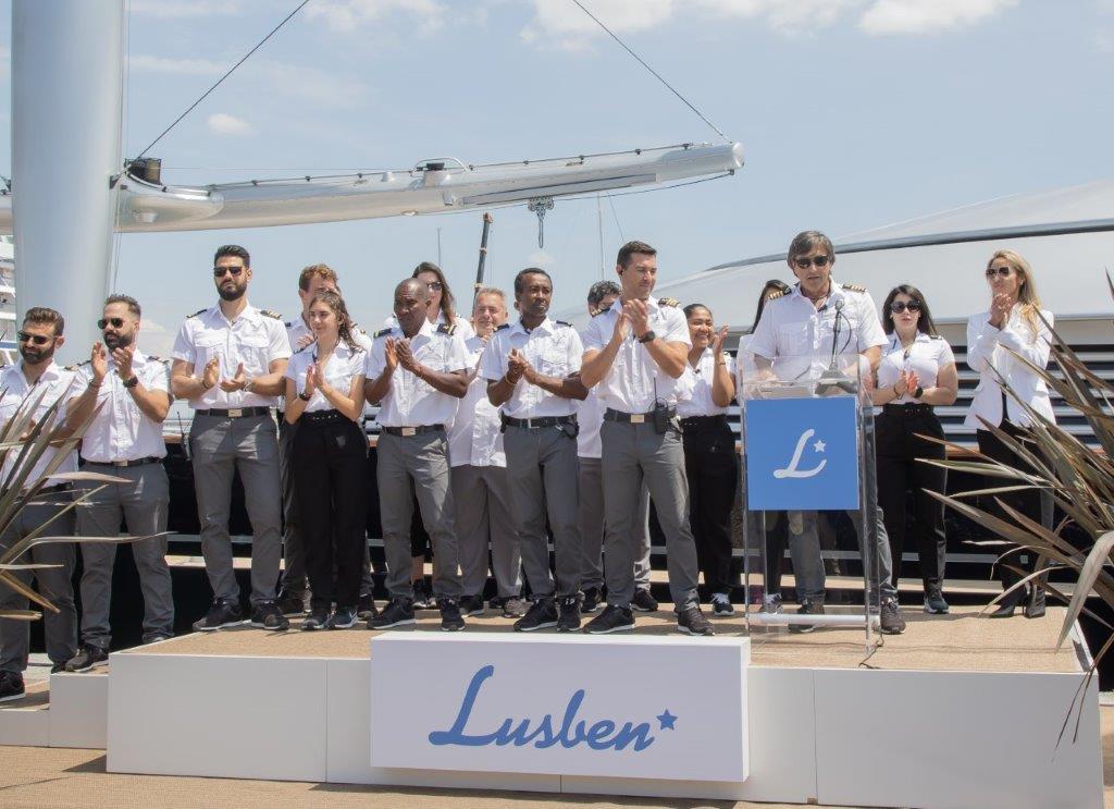 Maltese Falcon Captain and crew 2