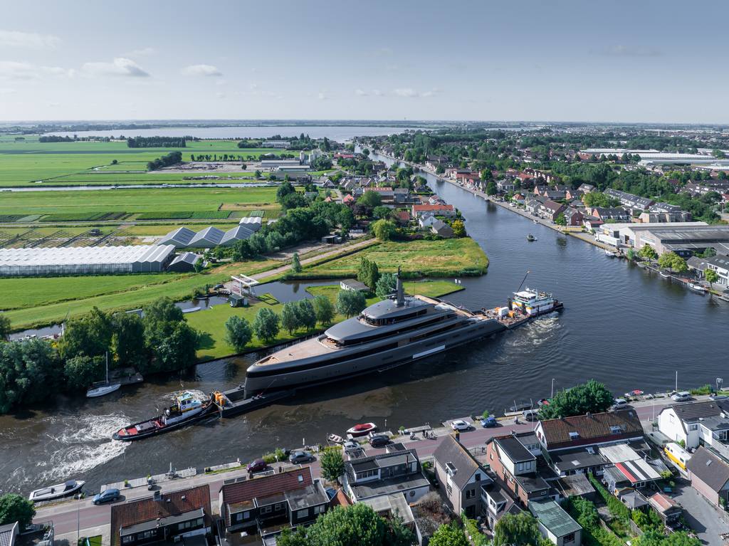 710 Obsidian copyright Feadship 0430 9