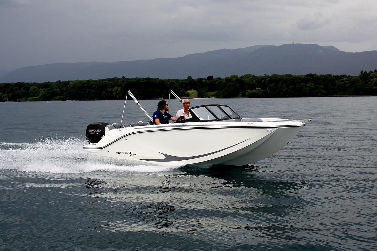 bob2023 beginner bayliner m19 copyright shipyard
