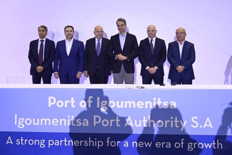 grimaldi minoan lines nea epoxi gia to limani igoumenitsas