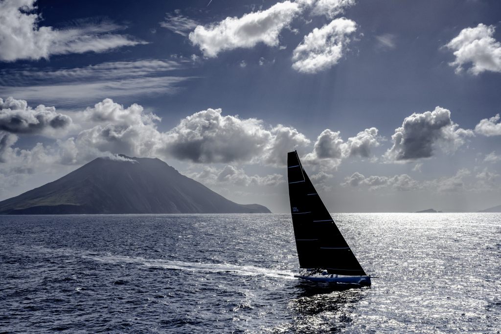Monohull Leopard 3 as Bullitt tops Rolex Middle Sea Race 6