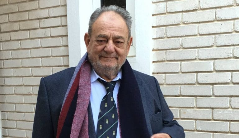 petros venetis efyge enas aptous pylones tis diafimistikis agoras