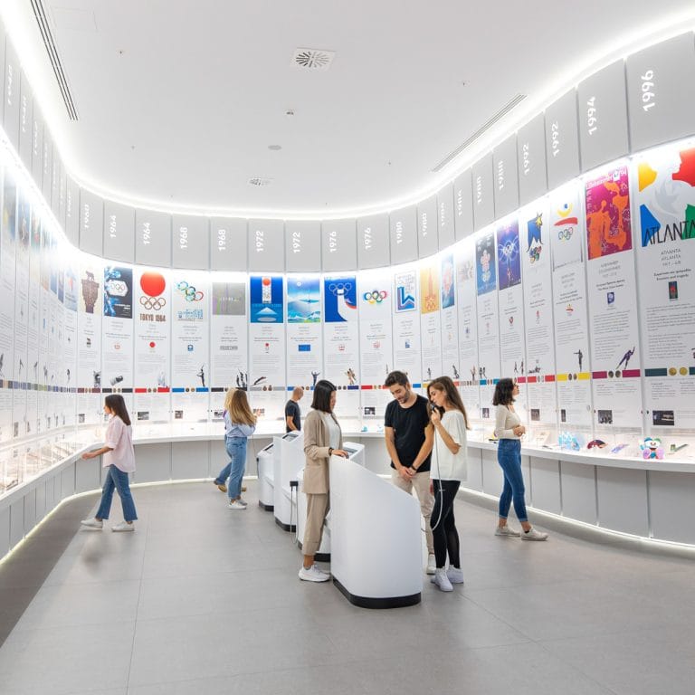 olybiako mouseio athinas dorean periigiseis