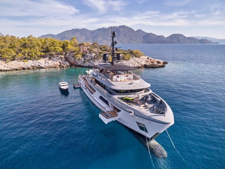 Cruising perfection Charter on brand new 47-metre explorer Para Bellum