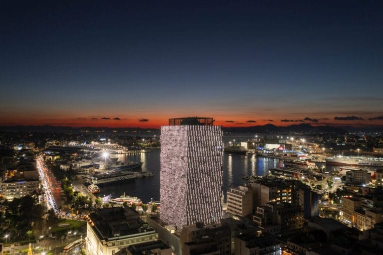 pyrgos piraia oloklironetai kai fotagogeitai