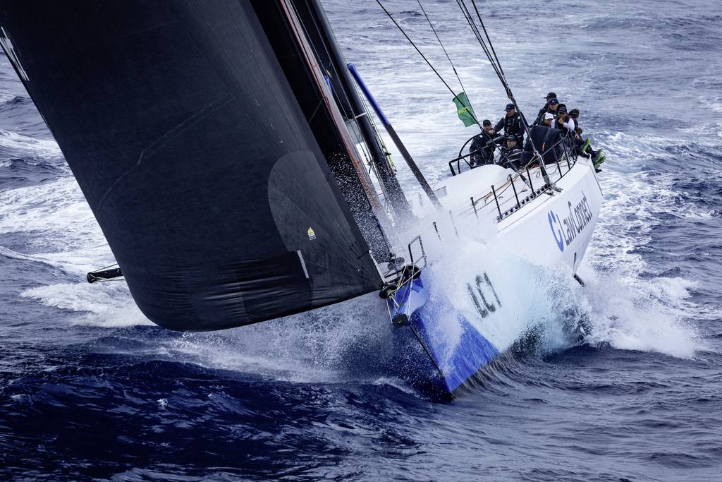 ROLEX SYDNEY HOBART YACHT RACE race update 5 1