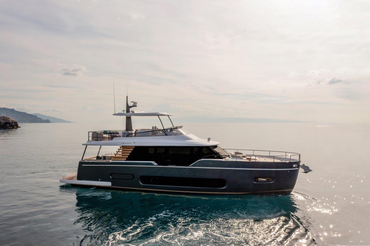 Azimut Magellano 60 External View 1