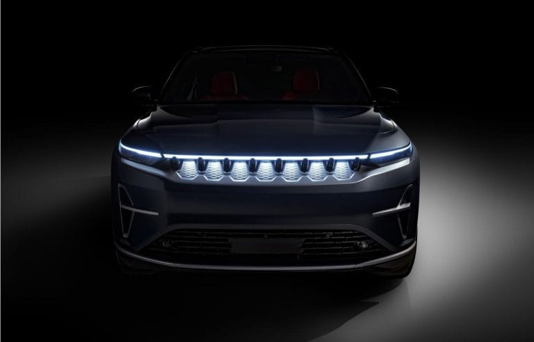 Jeep Wagoneer S aparamillo style ekpliktikes epidoseis kai texnologia