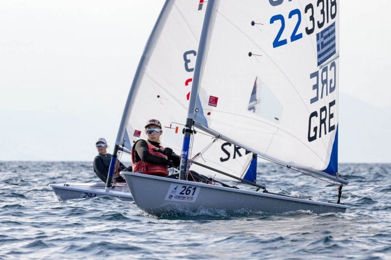 Τα ελληνικά πανιά στα ILCA 7 κρατούν τις Ολυμπιακές ελπίδες ζωντανές