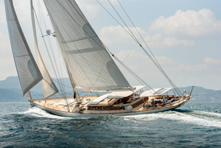 Truly Classic 128 Linnea Aurora launched by SES Yachts