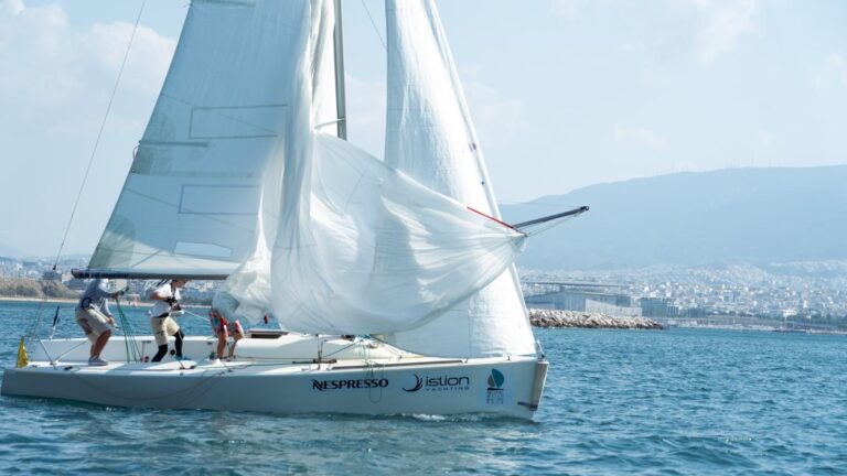 O μεγάλος Τελικός του Hellenic Match Racing Tour 2024 επιστρέφει για 11η συνεχή χρονιά, επιβεβαιώνοντας τη θέση του ως ένα από τα πλέον διακεκριμένα και ανταγωνιστικά ιστιοπλοϊκά γεγονότα στην Ελλάδα.